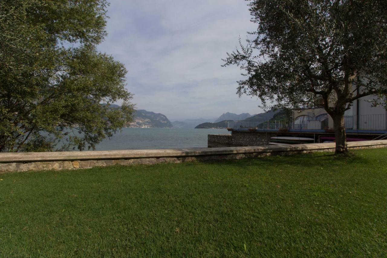 In Suite Lake 1 Iseo Bagian luar foto