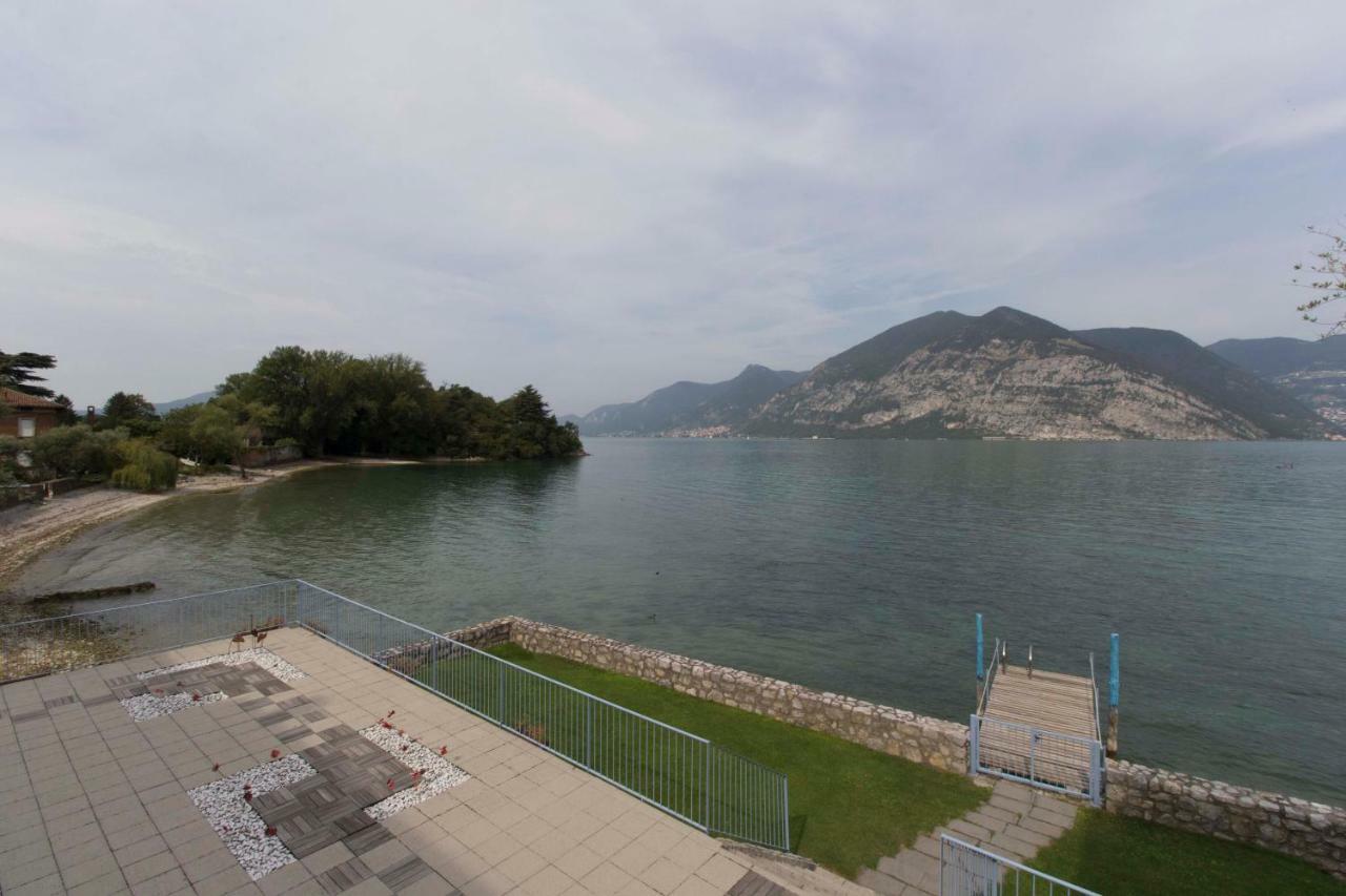 In Suite Lake 1 Iseo Bagian luar foto