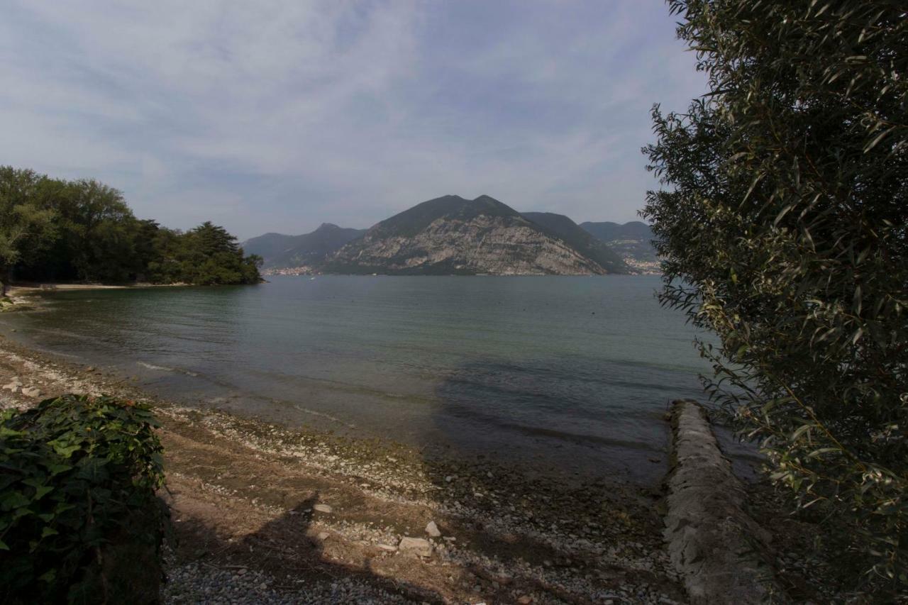 In Suite Lake 1 Iseo Bagian luar foto